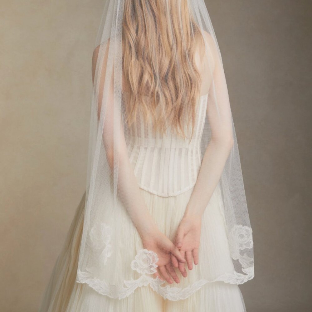 Danielle Frankel - Camellia Fingertip Veil